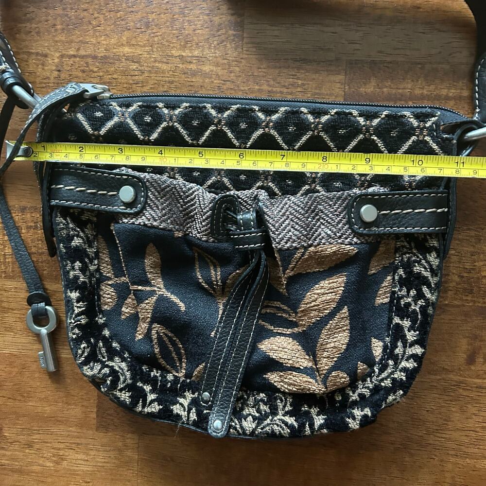 Vintage-Inspired Boho Floral Fossil Crossbody - Picture 5 of 14